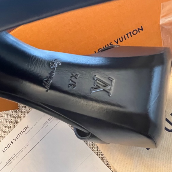 Louis Vuitton heels - Picture 4 of 8